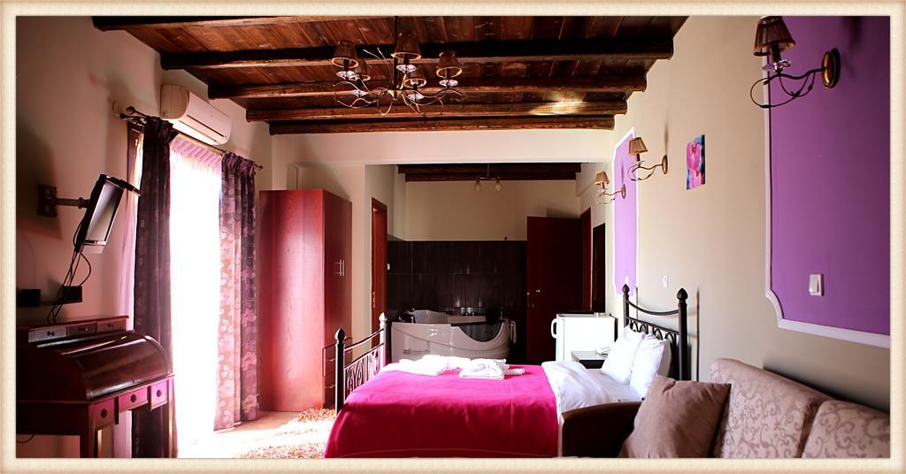 Voreas Hotel Káto Loutrákion Habitación foto
