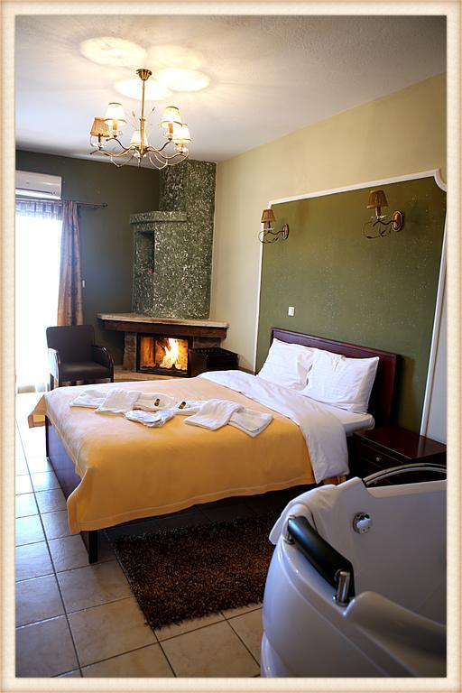 Voreas Hotel Káto Loutrákion Habitación foto